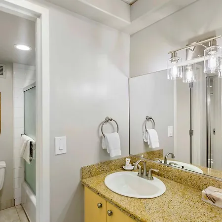 Kahana Beach Vacation Club Lahaina Room photo