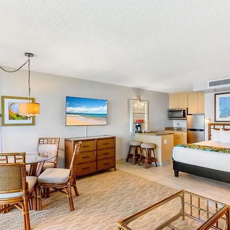 Kahana Beach Vacation Club Lahaina Room photo